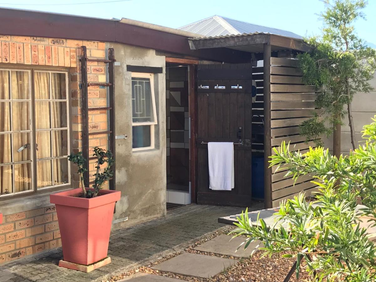 Homestay The Yard Gordons Bay