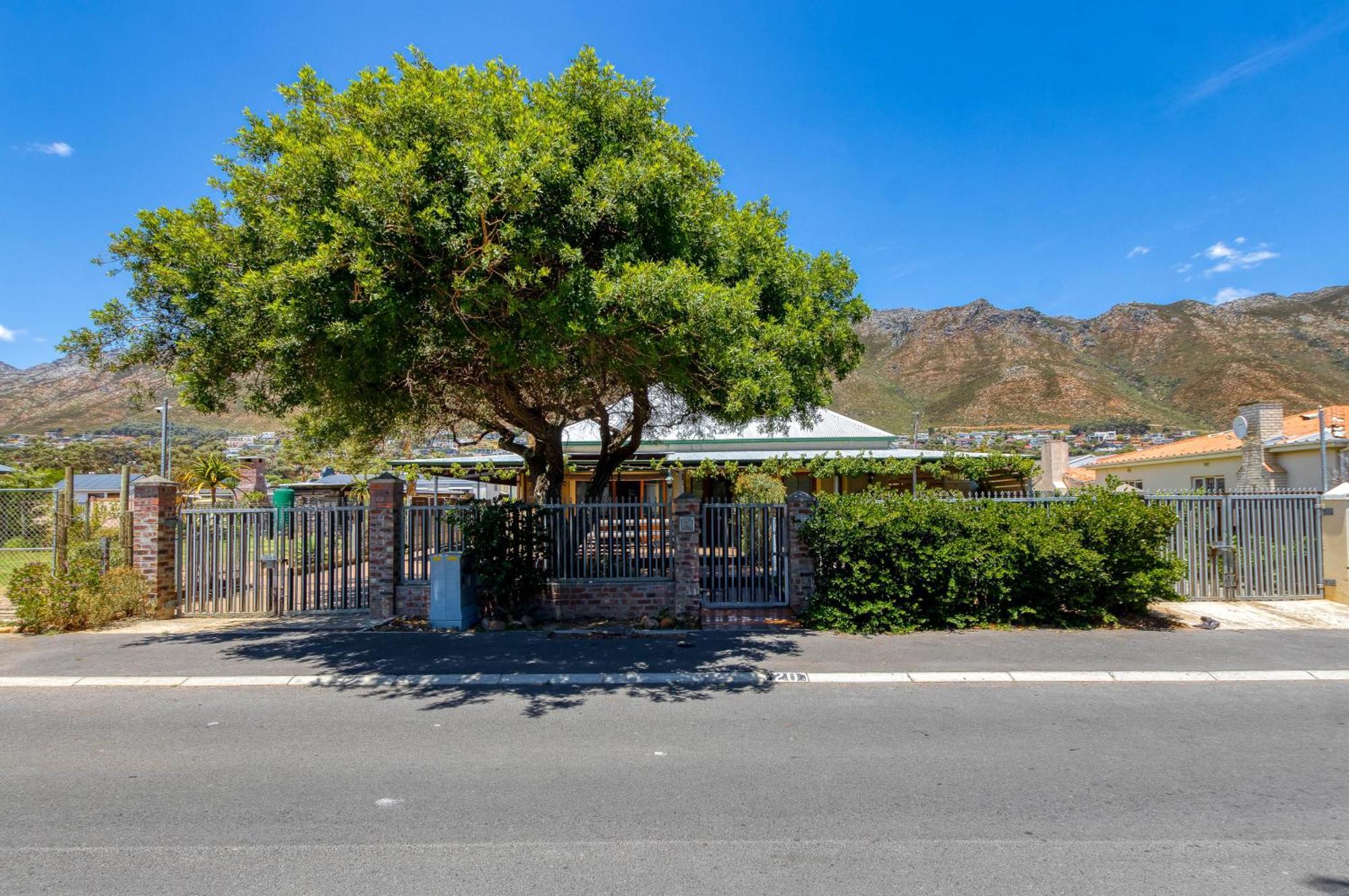 The Yard * Gordons Bay